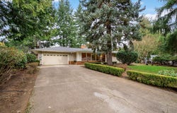21525 SE OAK St, Gresham, OR 97030