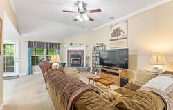 7221 E State Highway 90, Pineville, MO 64856