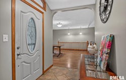 7507 CLAYTON Road, Virginia, IL 62691