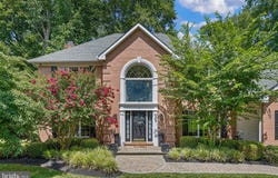 14 STONEBRIDGE Drive, HOCKESSIN, DE 19707