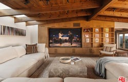 1424 Nathan Ln, Ventura, CA 93001