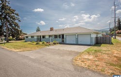 415 E Spruce Street, Sequim, WA 98382