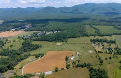 139 TETER Road, GROTTOES, VA 24441
