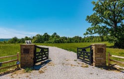 425 Barnhardt Road, Timbo, AR 72680