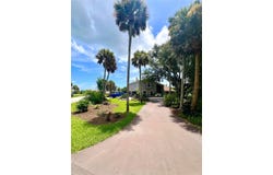 1 HARRIS Circle, EDGEWATER, FL 32141