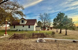 215 S Oak St, Damar, KS 67632