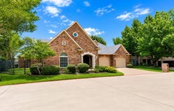 5974 River Bend Drive, Benbrook, TX 76132
