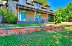 220 E Springer Avenue, Guthrie, OK 73044