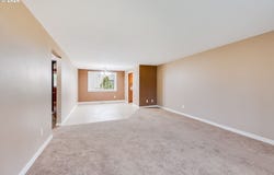 1967 ASTOR Way, Woodburn, OR 97071