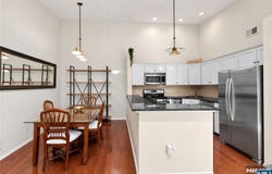 952 Juniper Way, Mahwah, NJ 07430