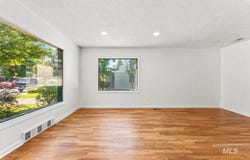 611 N Riverview Dr, Boise, ID 83712