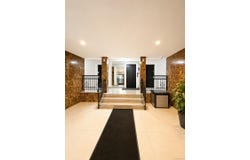 131-11 kew gardens Road, Richmond Hill, NY 11418