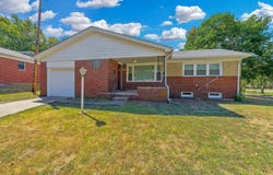 7417 E lincoln, Wichita, KS 67207