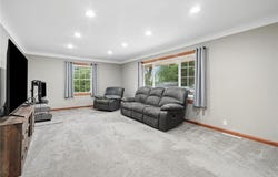 45 N Mentzer Road, Robins, IA 52328