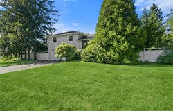 19 W Farms Lane, Commack, NY 11725