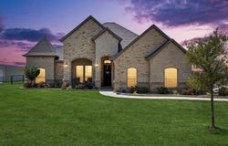 135 Stanford Lane, Springtown, TX 76082