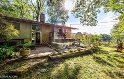 114 Nebraska Ave, Oak Ridge, TN 37830