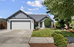 495 LAVENDER St, Silverton, OR 97381