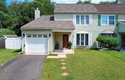 26 Dickenson Dr, Sicklerville, NJ 08081-2401