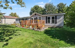 880 S Wolf Lake Road, Muskegon, MI 49442