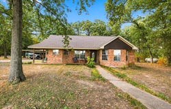 169 FM 712, Lott, TX 76656