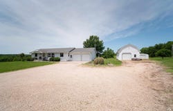 10727 SW Auburn Road, Wakarusa, KS 66546