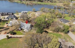 24050 Red Azalea Ln., Lindale, TX 75771