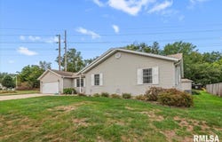 2901 TWIN LAKES Drive, Springfield, IL 62707