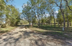 1777 Fox Ln, Lockhart, TX 78644