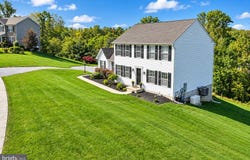 403 LEE Court, YORK, PA 17406
