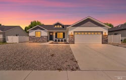 220 Pine Ave, Hansen, ID 83334