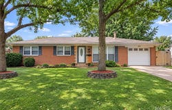607 S Augusta Street, O'Fallon, IL 62269