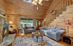 135 Pointe Drive, Campobello, SC 29322