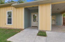 1116 S 6th Avenue, Denison, TX 75021