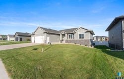 2630 N Lammers Ct, Tea, SD 57064