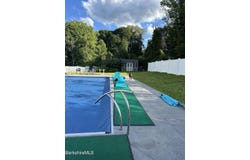 187 W Park St, Lee, MA 01238
