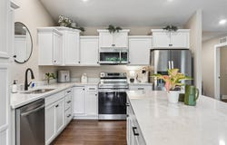 2240 E Redmond Avenue, Des Moines, IA 50320