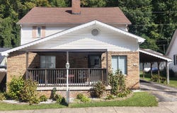 385 E Main Street, Lynch, KY 40855
