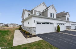 39 Wardley Circle, Cohoes, NY 12047