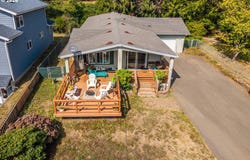 743 CAROLINE St, Bandon, OR 97411