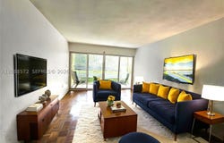 520 NE 38th St, Miami, FL 33137