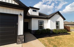 1000 Sunshine Court, Centerton, AR 72719
