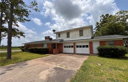 614 Apollo Drive, Edna, TX 77957