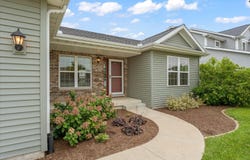 35 Lodge Trail, Monticello, IL 61856