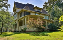 1212 Chickasaw Rd, Paris, TN 38242