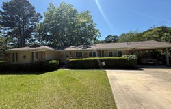 136 Chewalla Circle, Eufaula, AL 36027