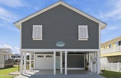 6075 6th Street, Surf City, NC 28445
