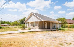 402 Dennis, Del Rio, TX 78840