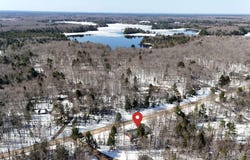 7122 MAPLE GROVE ROAD, MUNISING, MI 49862