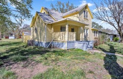 124 W Ruth St, Moundridge, KS 67107